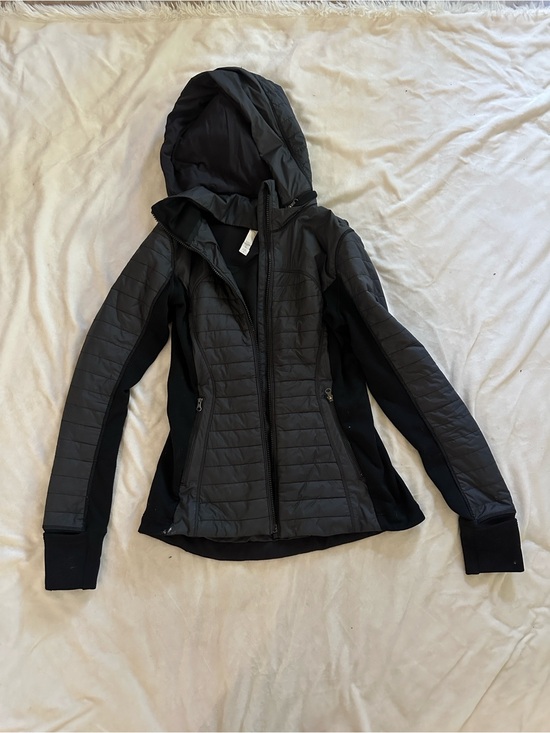 lululemon athletica Jackets & Blazers - lululemon athletica Black Quilted Hooded Puffer Jacket
